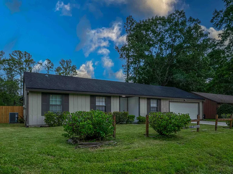 1623 Twin Oak Dr E — Photo 29