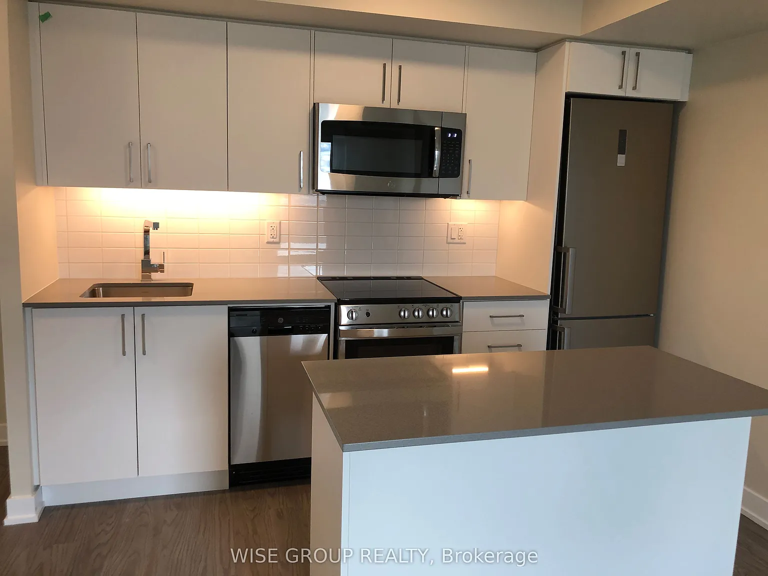 The Rocket Condos — Photo 3