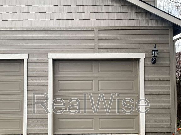 2nd image of 820 NE 8th St