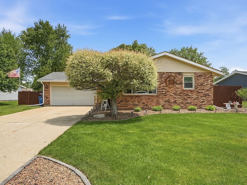 1st image of 1150 Pheasant Dr