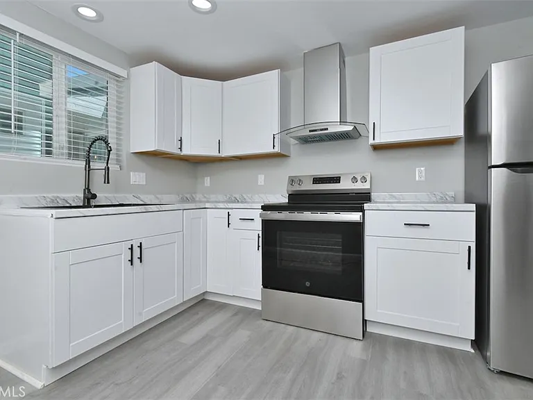 14336 Tiara St — Photo 6