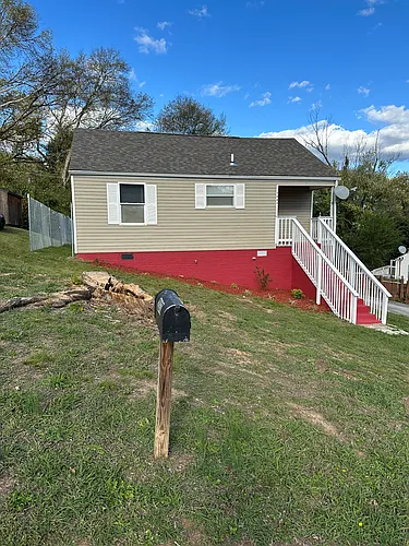 2037 Saxton Ave Photo 1 2037 Saxton Ave Photo 1