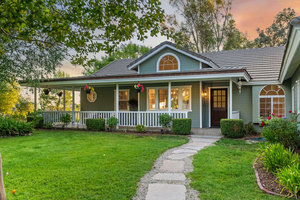 next background image