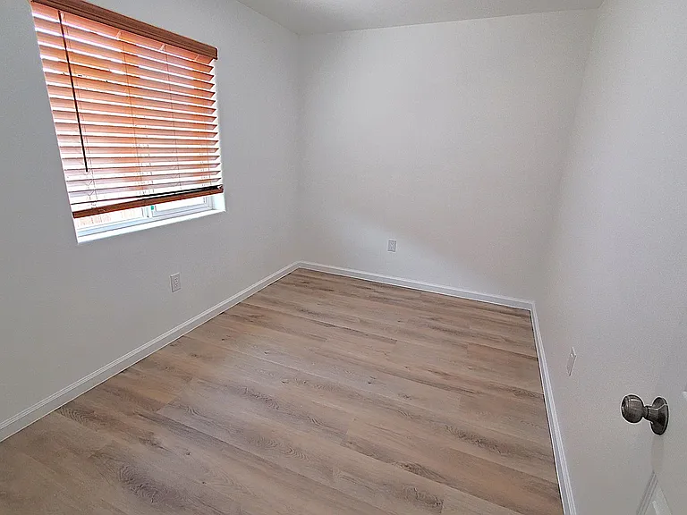708 W Euclid Ave — Photo 16