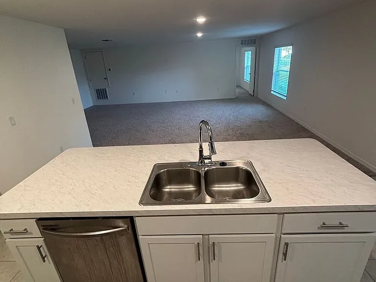 539 Finch Ct — Photo 7