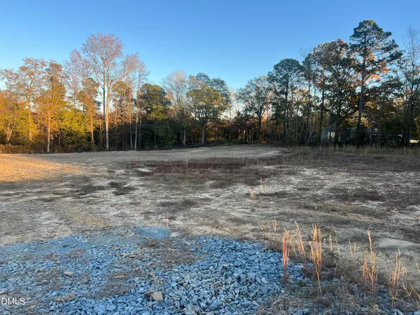 866 Tarheel Rd #5, Benson, NC 27504