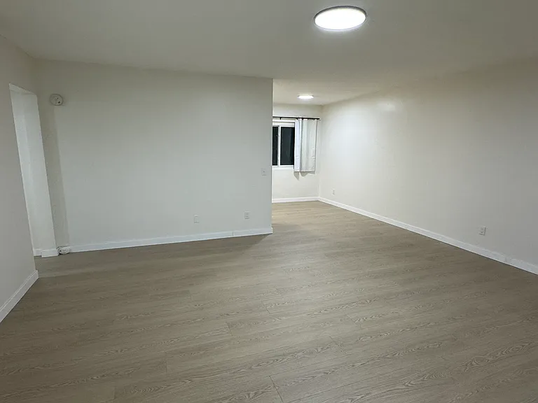 1036 Winchester Ave #3 — Photo 3