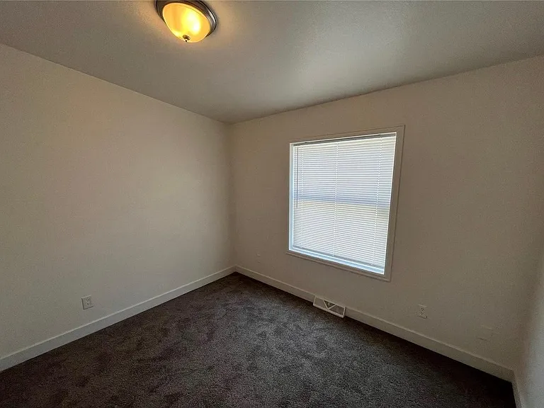 242 N Hooker St — Photo 16