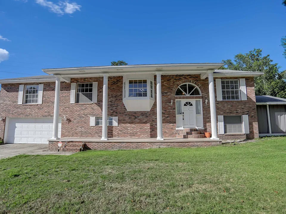 5212 Abelia Dr