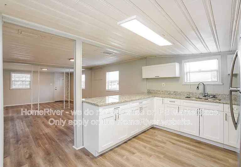 5304 E 14th Ave — Photo 9