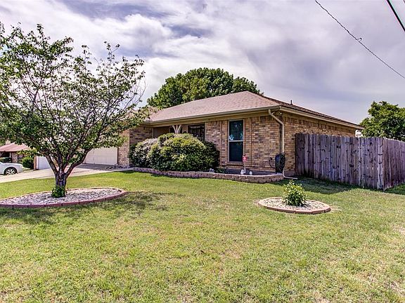 2nd image of 1937 Willow Park Dr