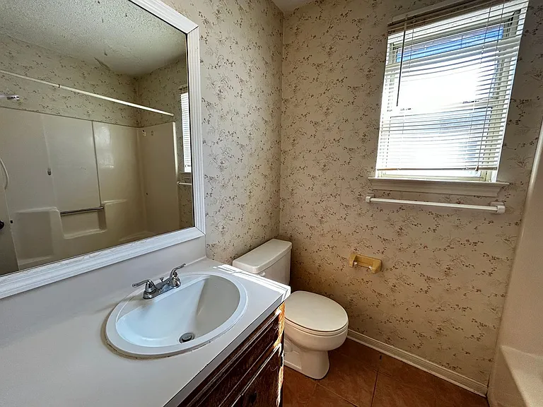 215 Bridle Dr — Photo 16