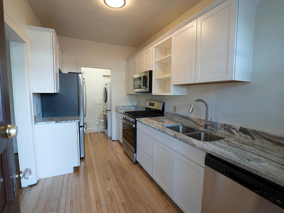 New fully equipped kitchen