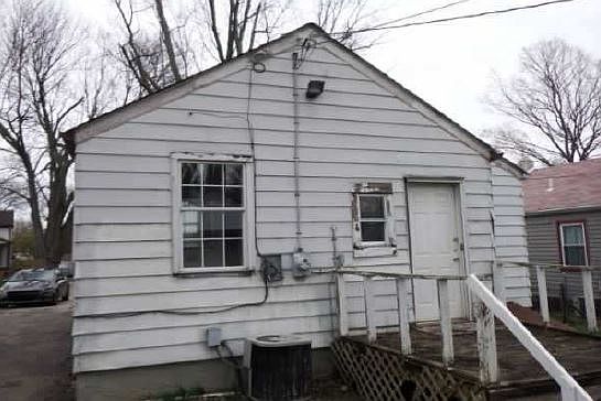 4th image of 2758 South Blvd