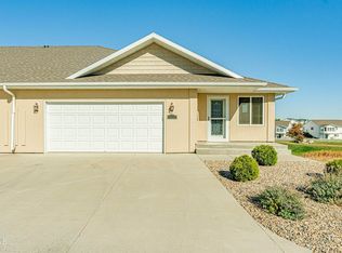 3701 Calgary Ct, Bismarck, ND 58503