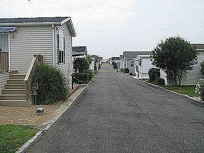 Waliking distance to beach!