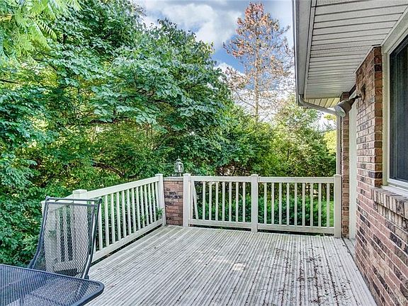 3rd image of 734 Woodshire Way