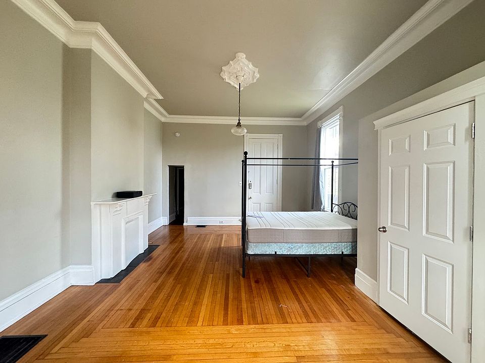 1st image of 30 Conklin St #1