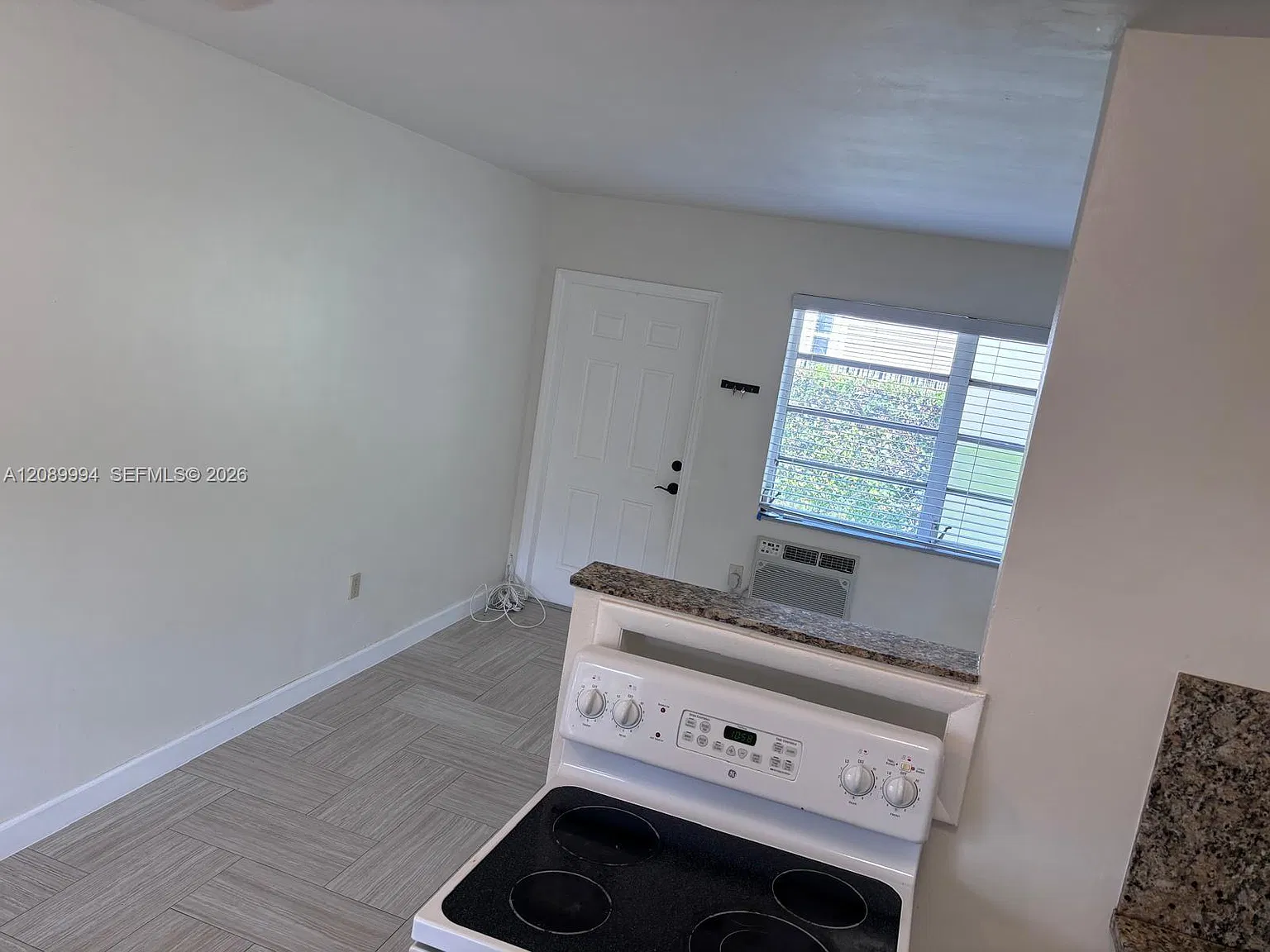 Biscayne Court — Photo 3