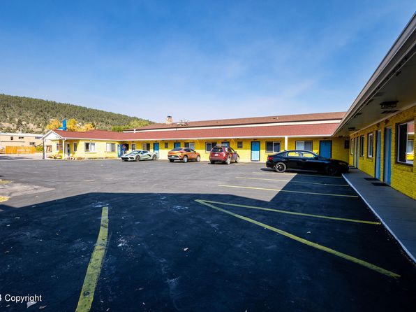 214 E Cleveland St, Sundance, WY 82729