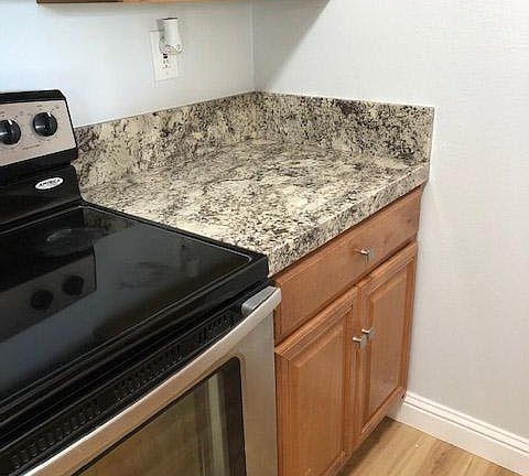 5th image of 620 N Claremont St #2