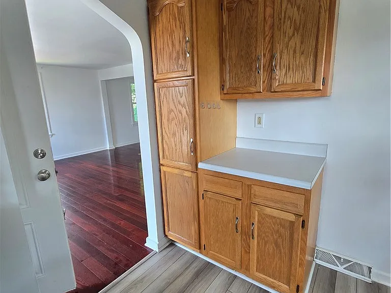 325 Outlook St — Photo 13