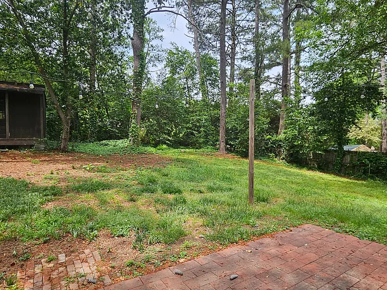2730 Carolyn Dr SE — Photo 17