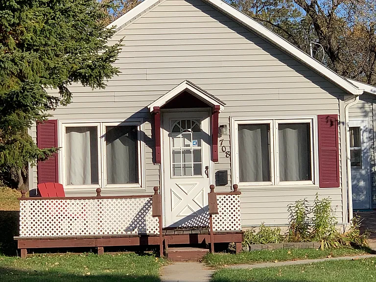 708 Mississippi Ave NW — Photo 1