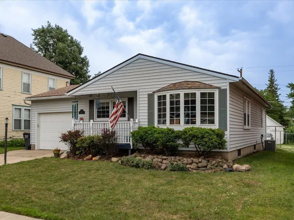 217 1st St NE, Hayfield, MN 55940