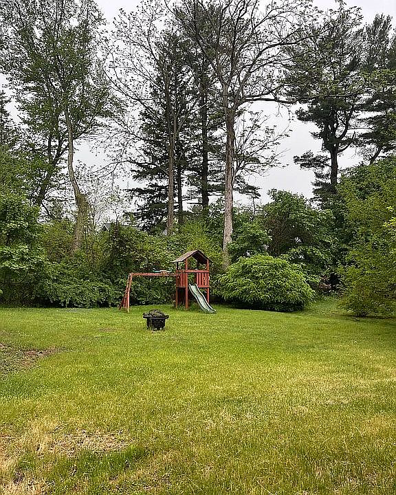 2nd image of 418 Wellington Rd