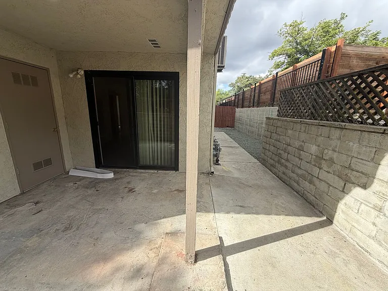 5296 Traffic Way — Photo 2