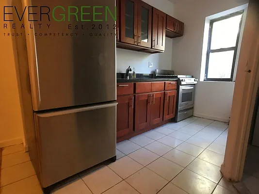 Rented by Evergreen Apartments BK | media 15