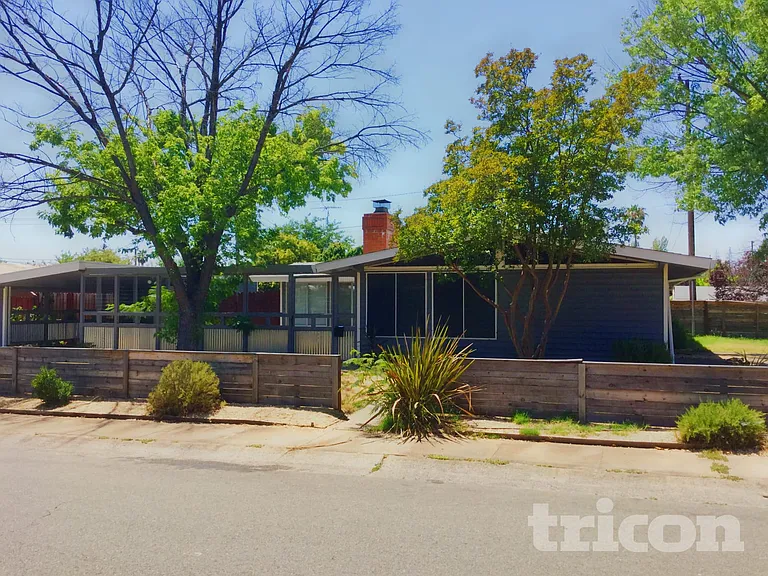 316 Brookwood Rd — Photo 2