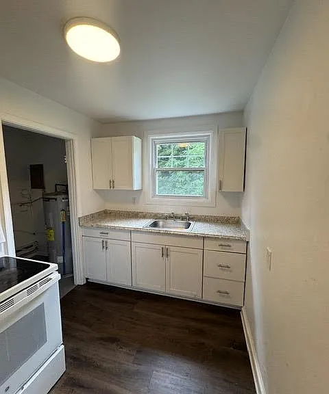375 Cherrydale Ave — Photo 2