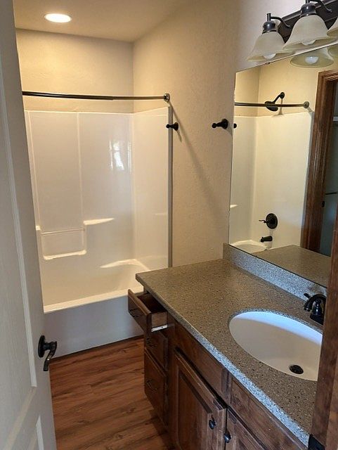 2nd image of 11152 Thompson Ln