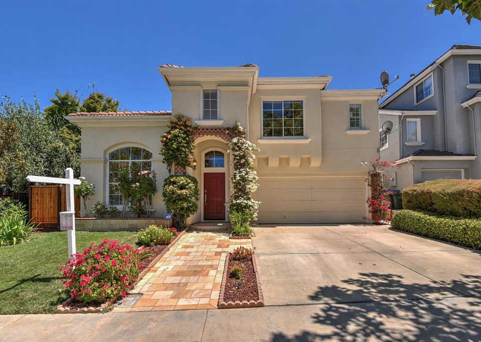 1st image of 3292 Moulin Ln