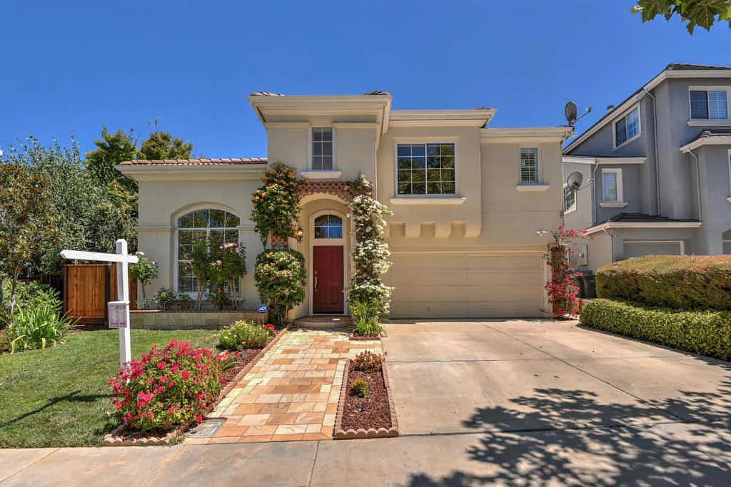 3292 Moulin Ln photo 1