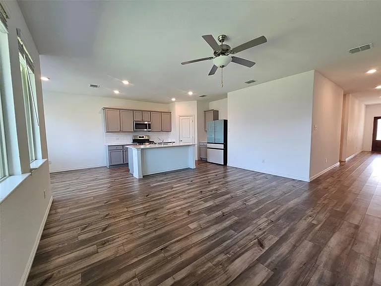1216 Smoketree Ln — Photo 5