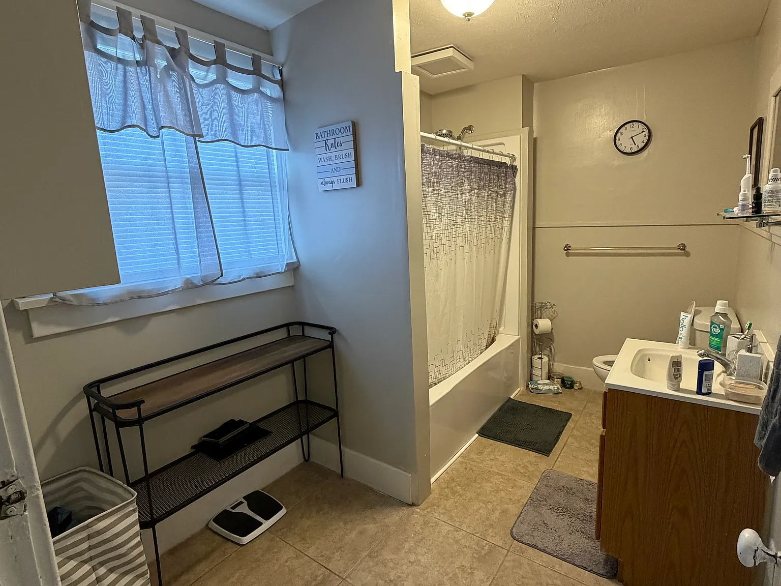2 bed, $950 — Photo 2
