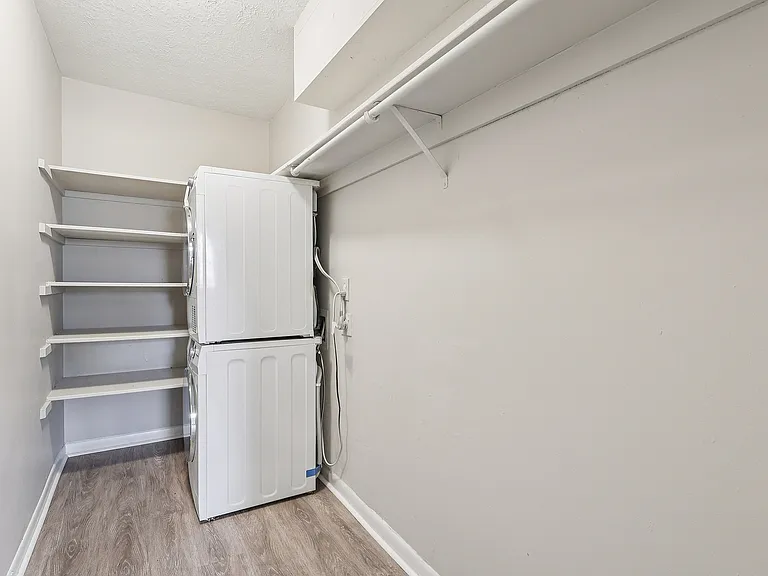 Walk in Closet with Laundry