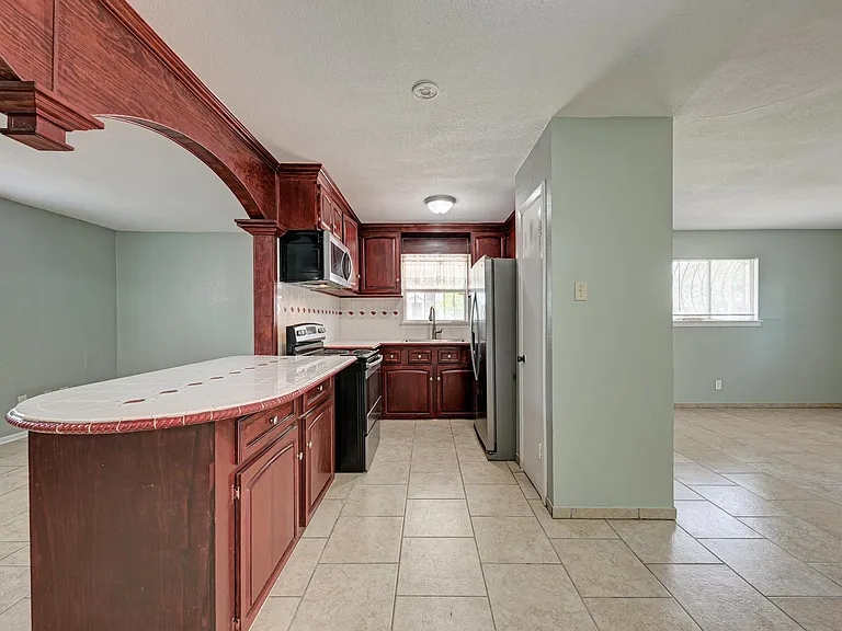 4701 Bandera Rd — Photo 12