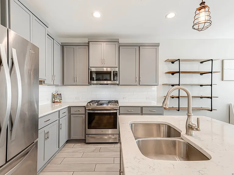 1426 E Sandalwood Ln — Photo 12