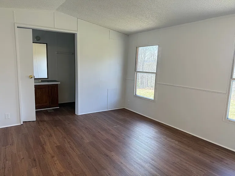 8 Darnell Dr — Photo 4