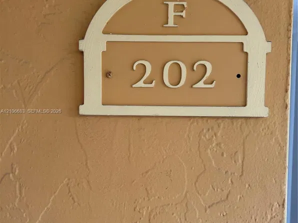 18111 NW 68th Ave, Hialeah, FL