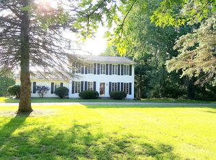 6128 Cedar Lake Rd, Pinckney, MI 48169