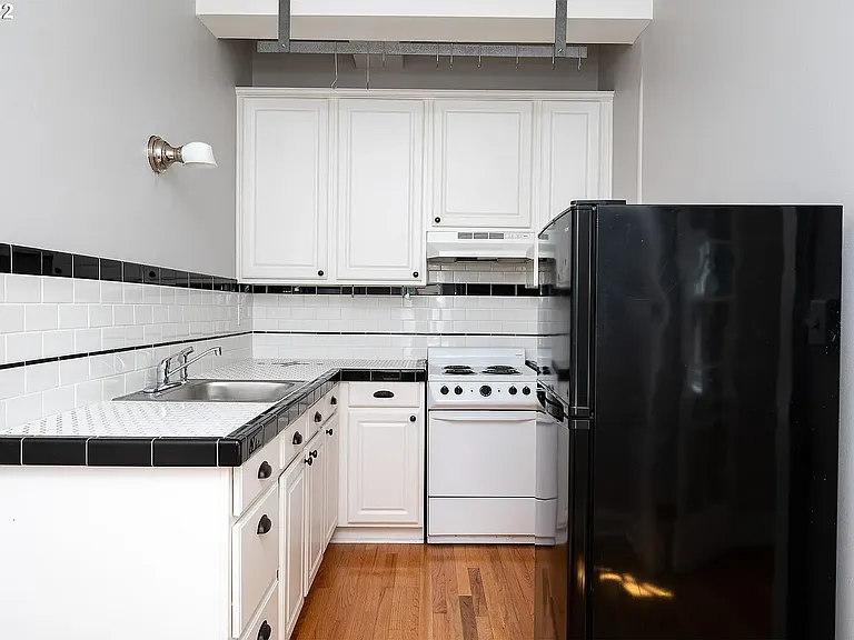 2015 NW Flanders St #314 — Photo 3