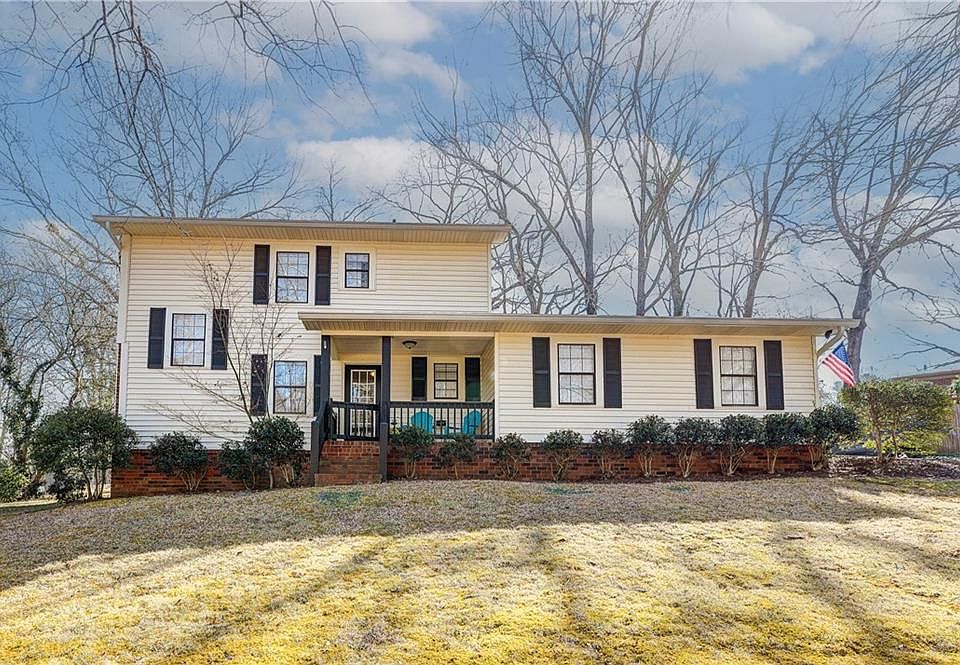 1st image of 105 Garden Hill Dr