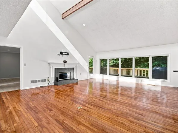 715 Laketop Way, Roswell, GA 30076