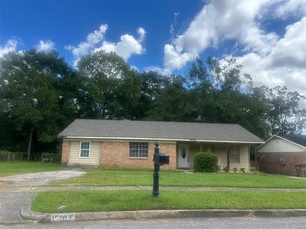 1520 Carlisle Dr E, Mobile, AL 36618