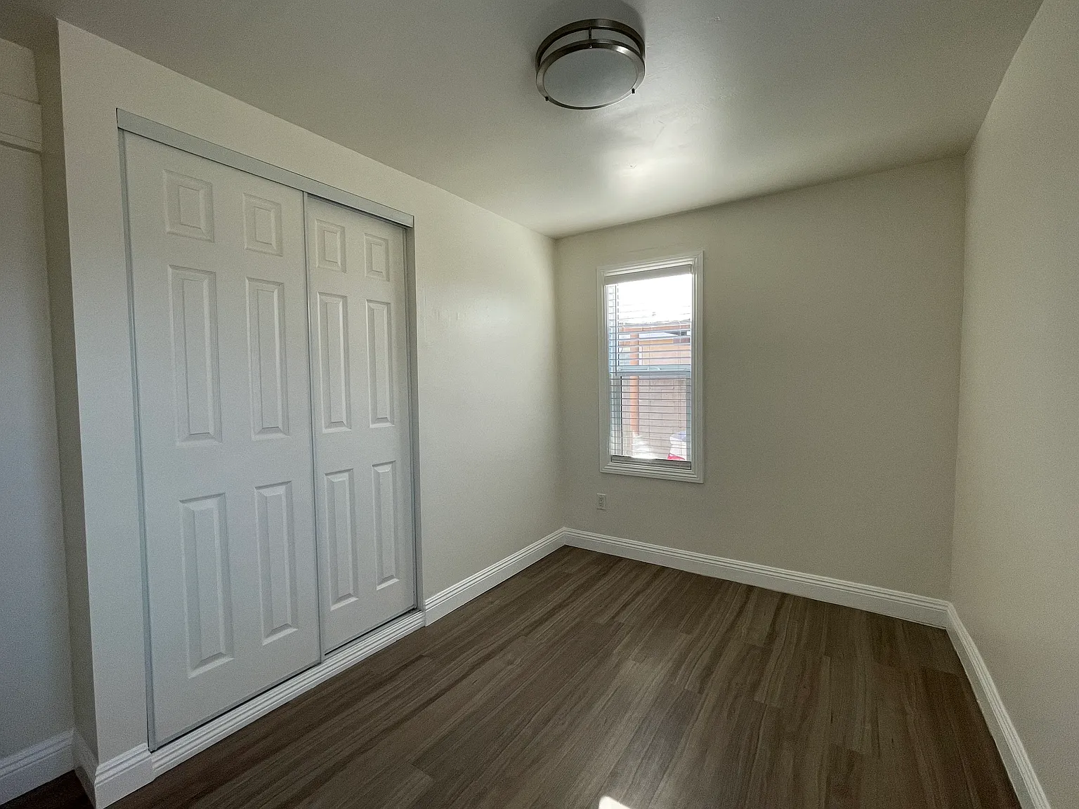 421 W Graves Ave — Photo 4